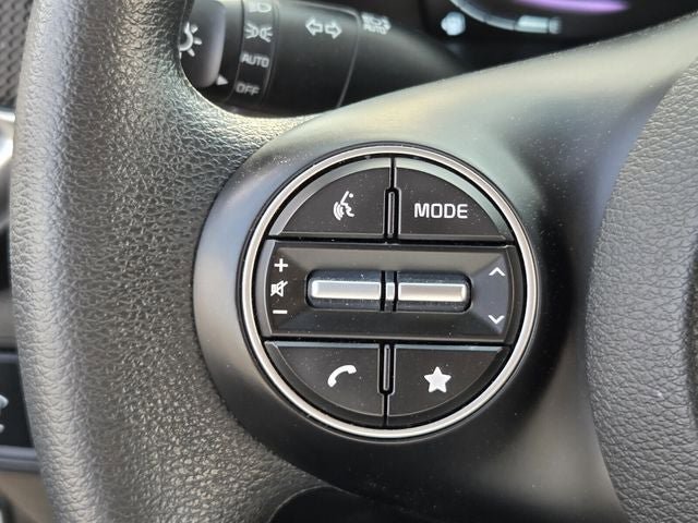 Used 2025 Kia Soul LX image 24