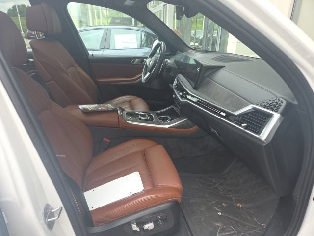 Certified 2024 BMW X7 M60i w/ Executive Package AWD/4WD image 7