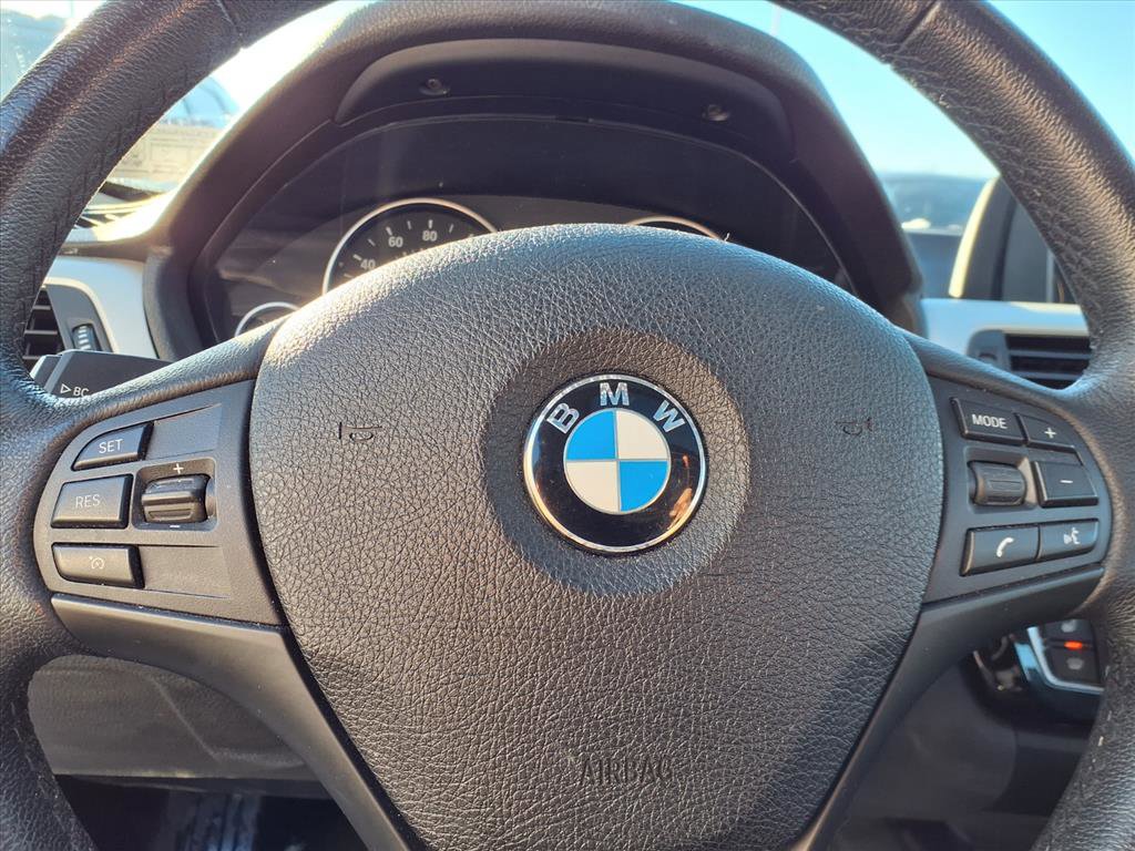 Used 2017 BMW 320i xDrive Sedan image 18