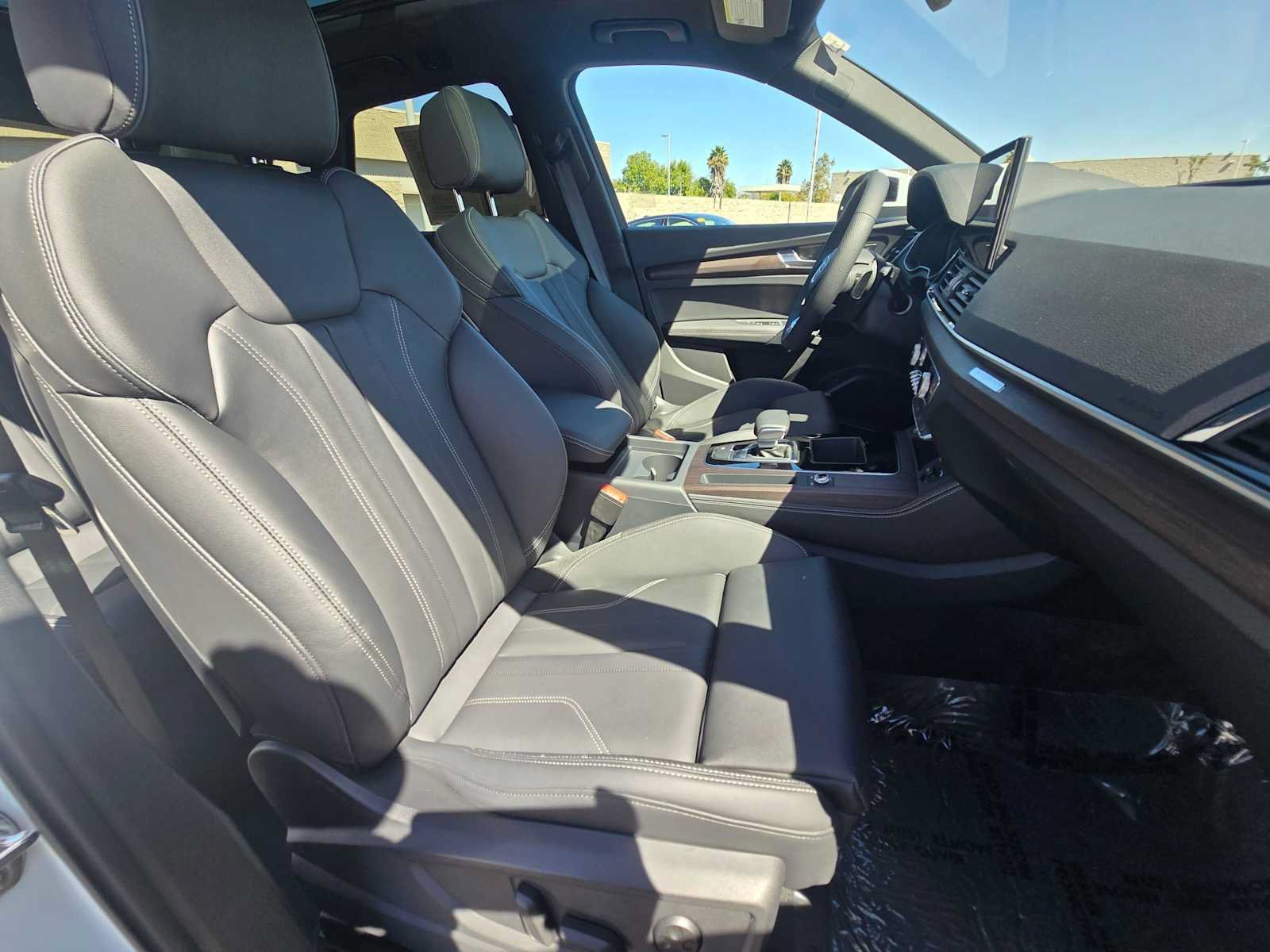 Used 2025 Audi Q5 e Premium Plus w/ Premium Plus Package AWD/4WD image 11