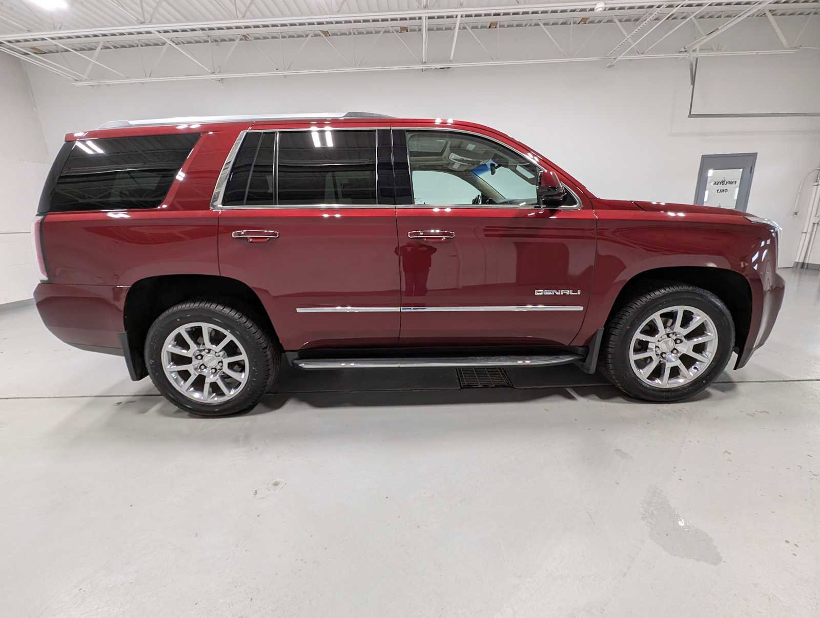 Certified 2017 GMC Yukon Denali image 7