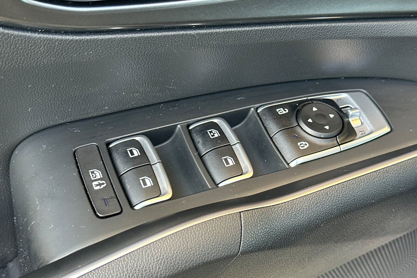Used 2022 Kia Sorento EX w/ Panoramic Sunroof Package AWD/4WD image 13