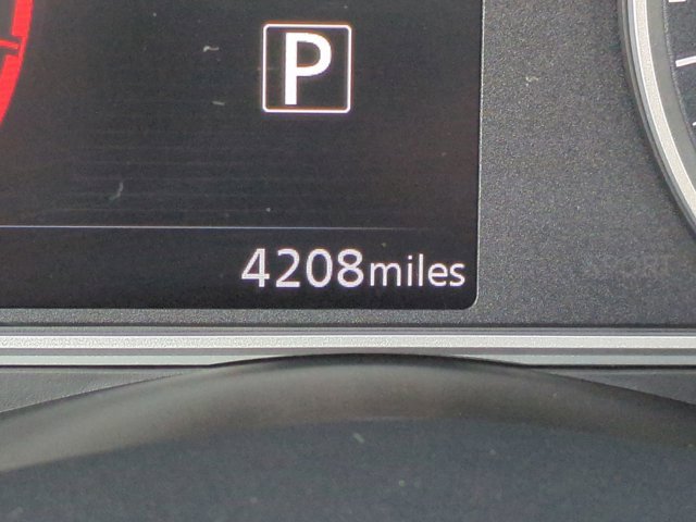 Used 2025 Nissan Versa SV w/ Trunk Package image 24