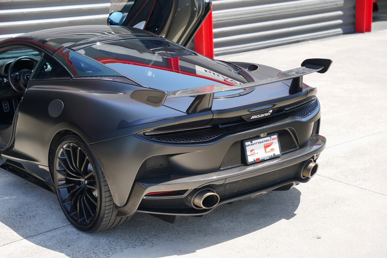 Used 2020 McLaren GT RWD image 18