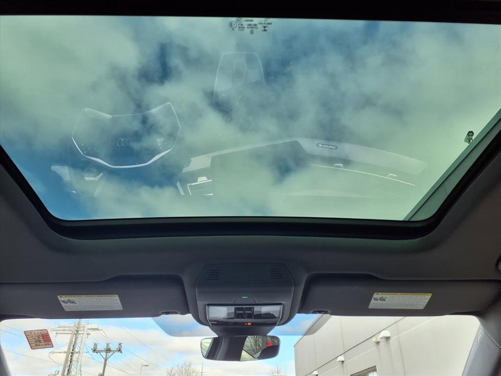 Used 2022 Audi Q4 e-tron Premium Plus w/ Premium Plus image 25