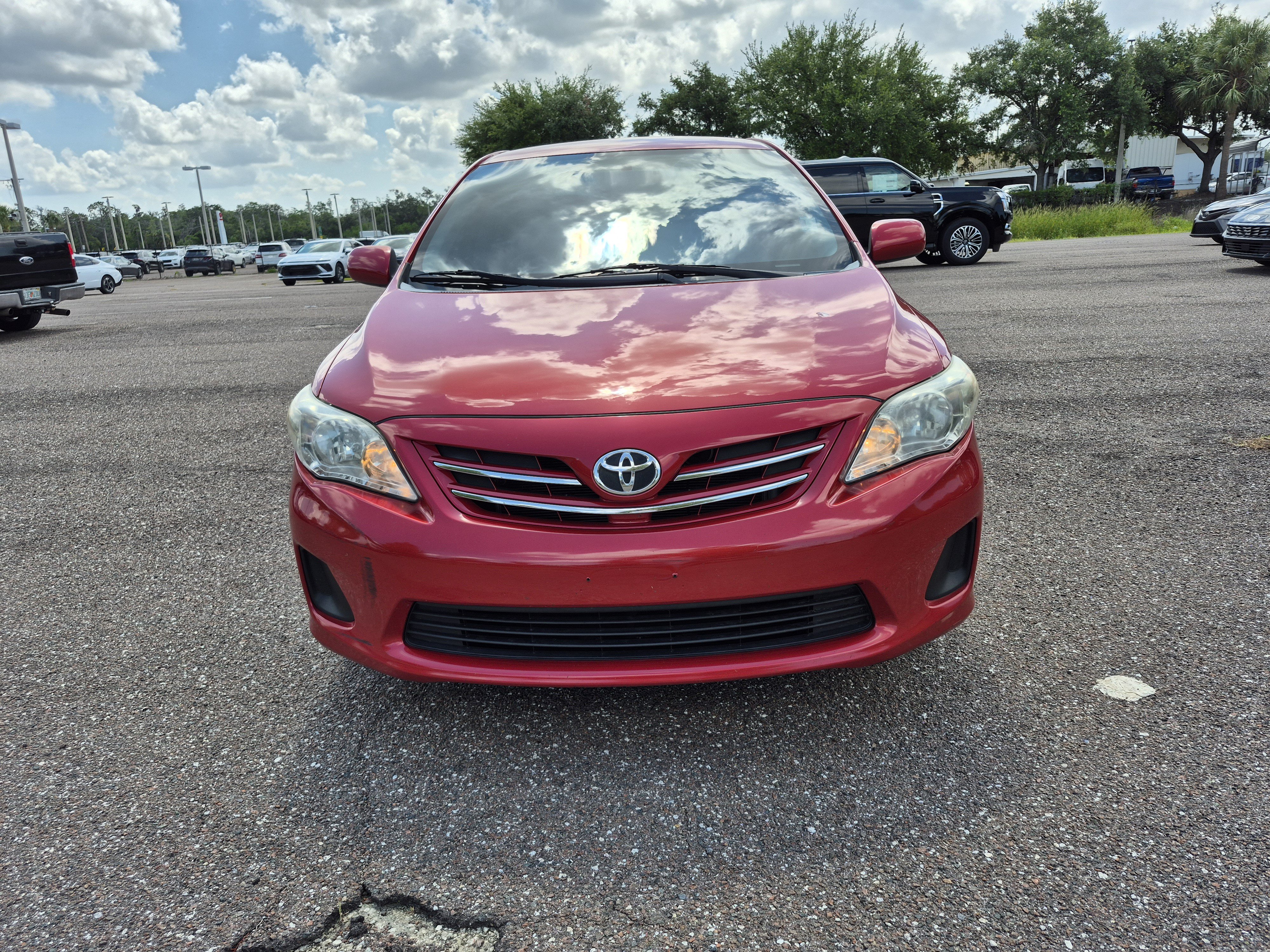 Used 2013 Toyota Corolla LE FWD image 2