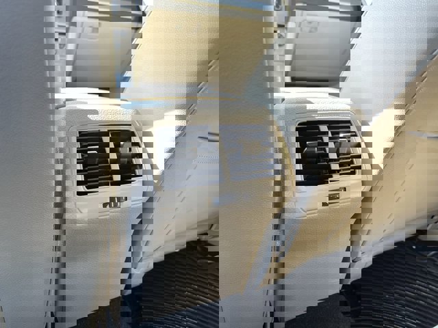 Used 2015 Volkswagen Golf S image 22