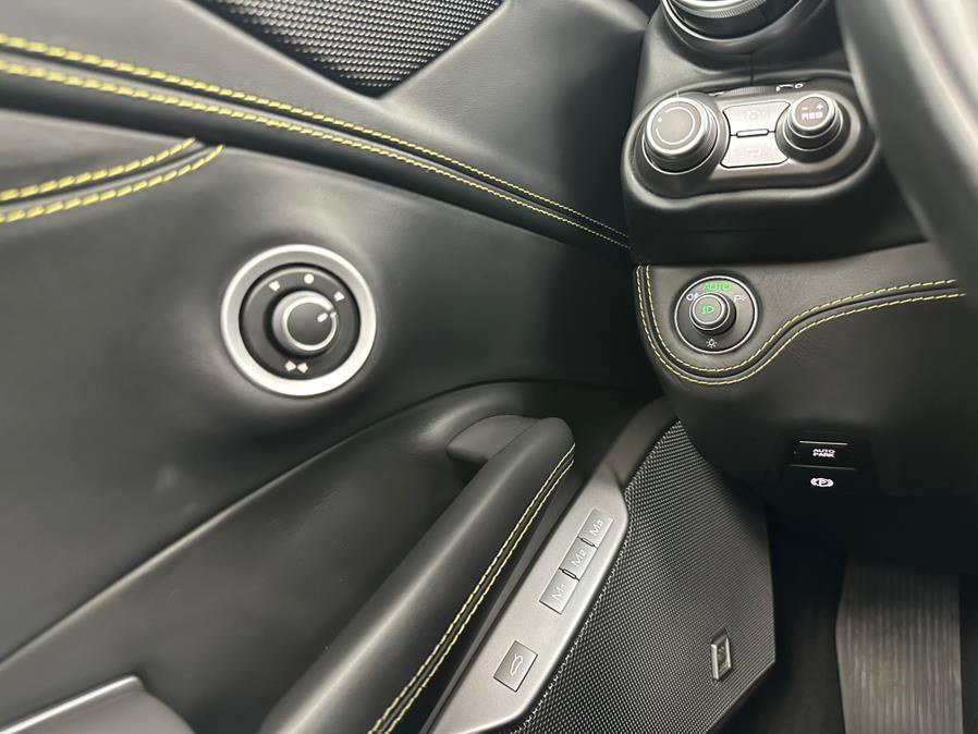 Used 2019 Ferrari Portofino RWD image 91