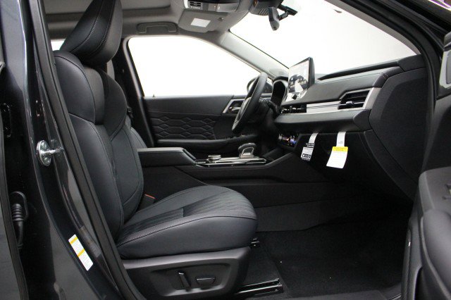 New 2026 Mitsubishi Outlander SEL image 18