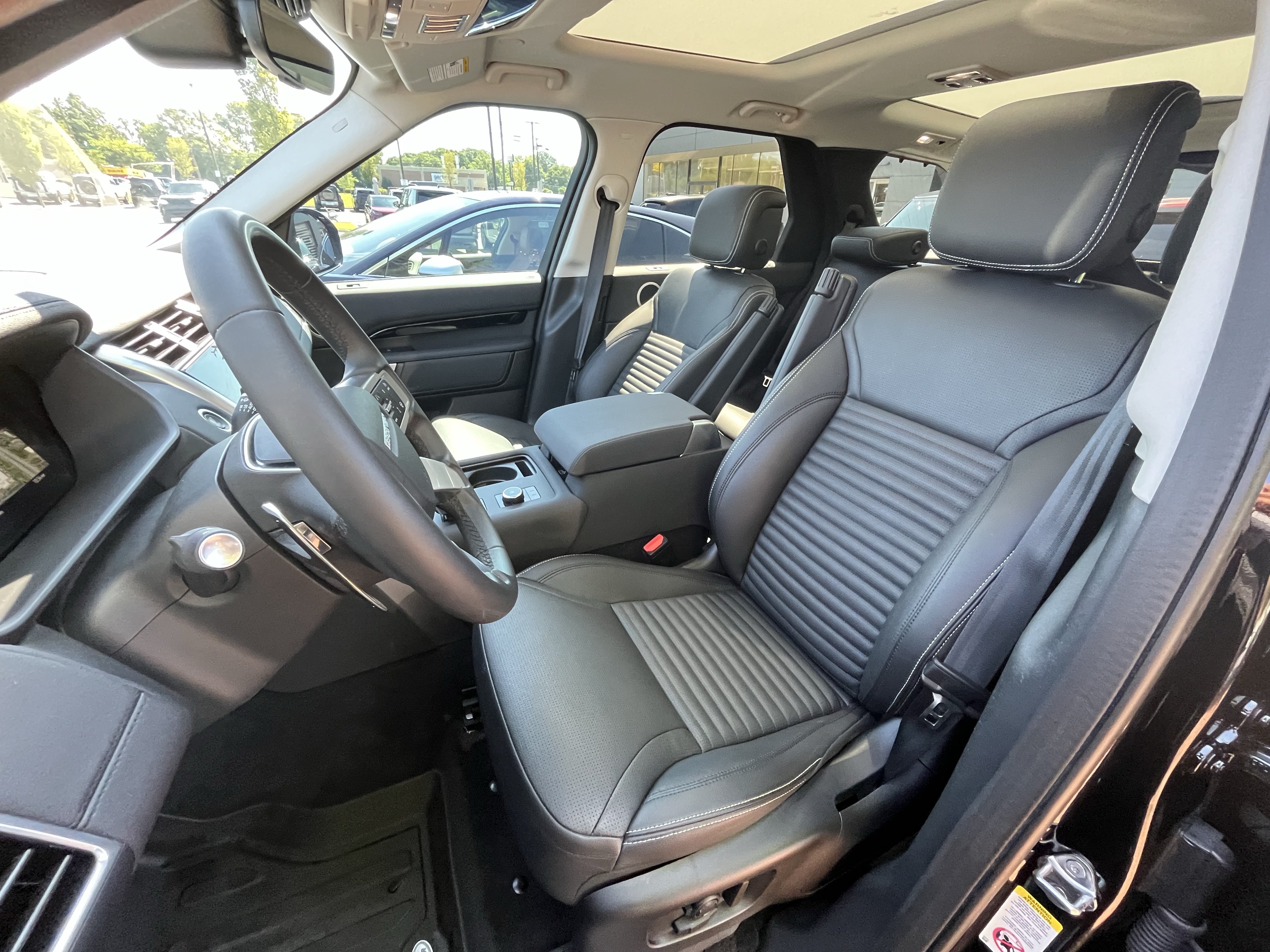 Certified 2024 Land Rover Discovery S AWD/4WD image 16
