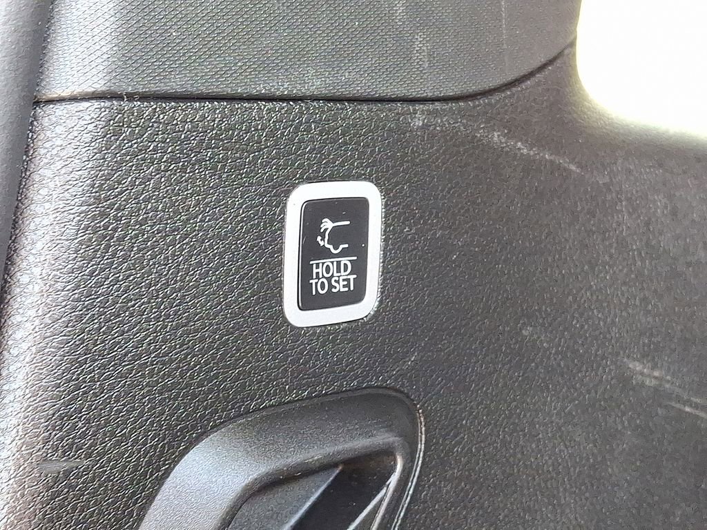 Used 2024 Jeep Wagoneer Series II w/ Flexible Seating Group image 32