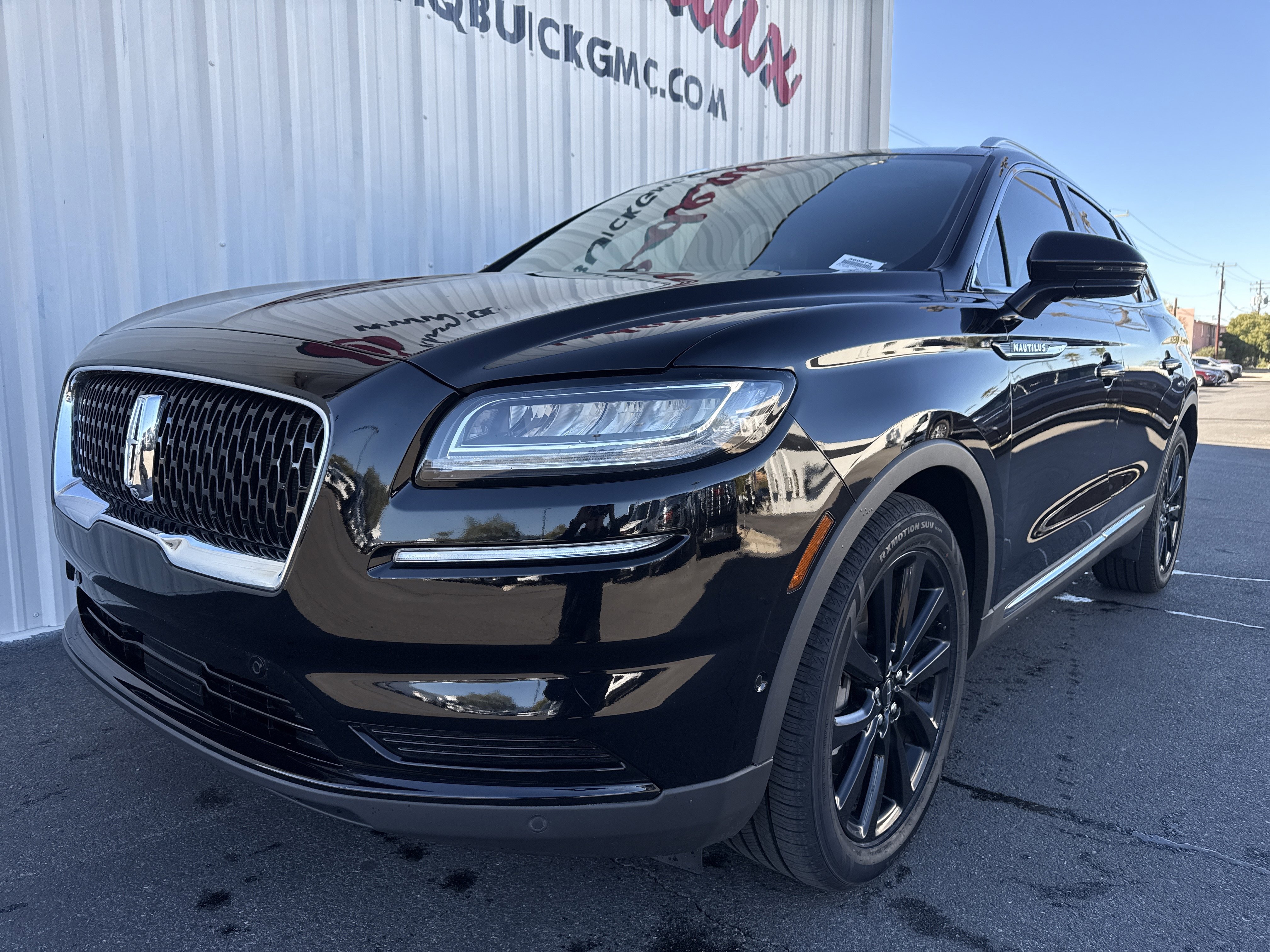 Used 2022 Lincoln Nautilus Reserve w/ Equipment Group 201A image 10