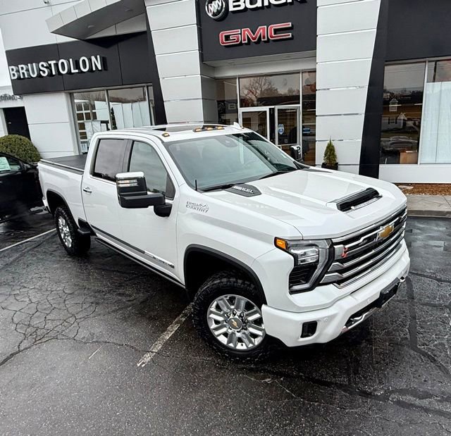 Used 2025 Chevrolet Silverado 2500 High Country w/ Technology Package image 2