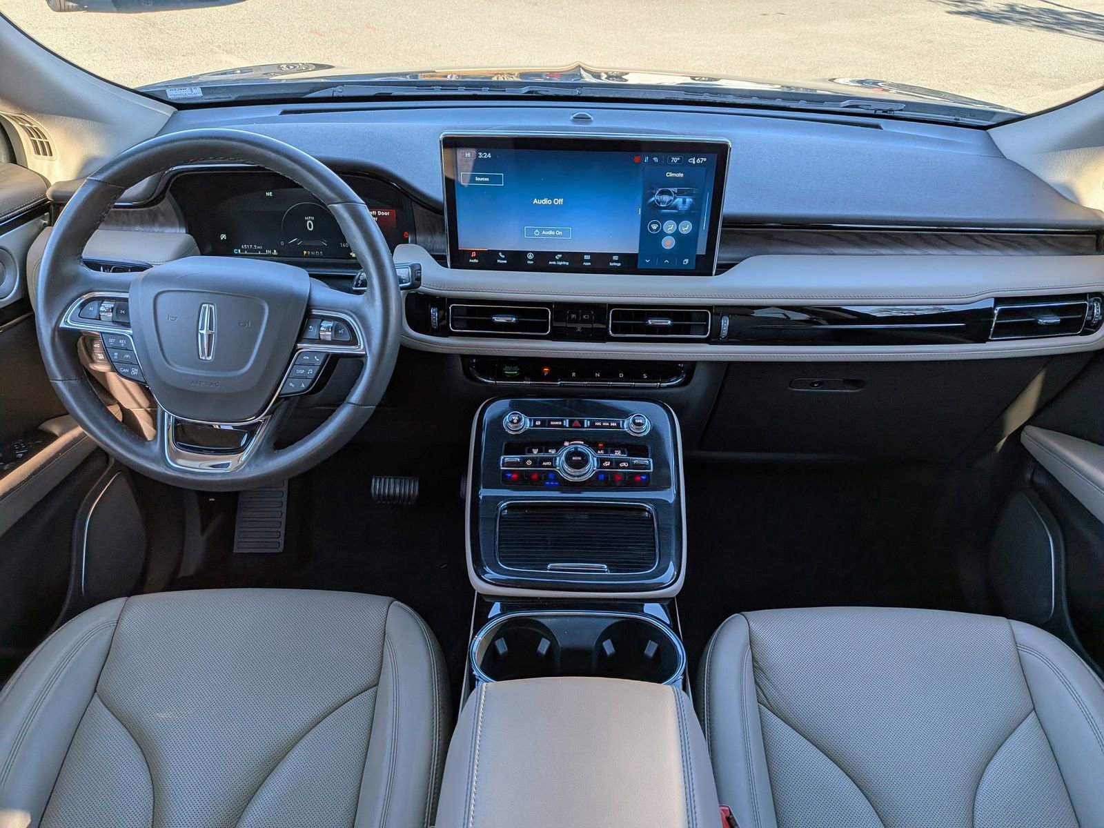 Certified 2023 Lincoln Nautilus Reserve w/ Equipment Group 202A image 15