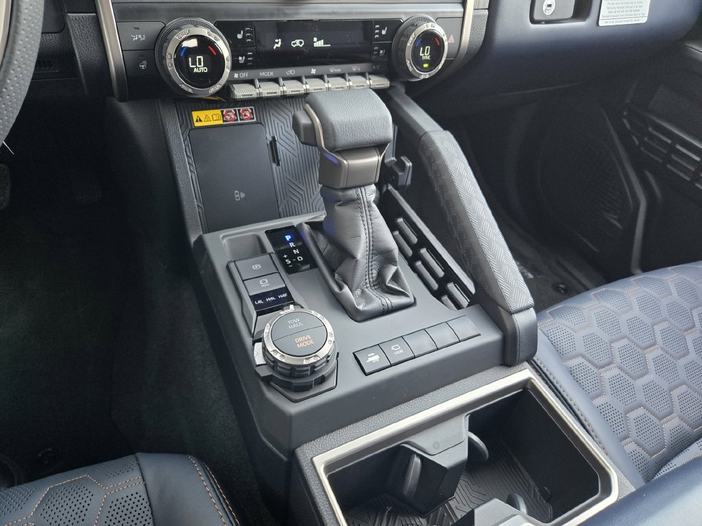 New 2026 Toyota 4Runner Platinum AWD/4WD image 17