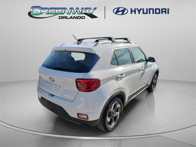 Used 2023 Hyundai Venue SEL image 4