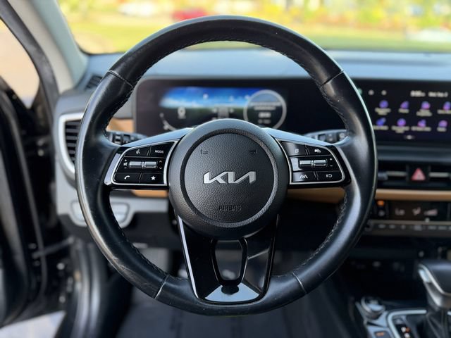 Used 2024 Kia Seltos EX FWD image 14