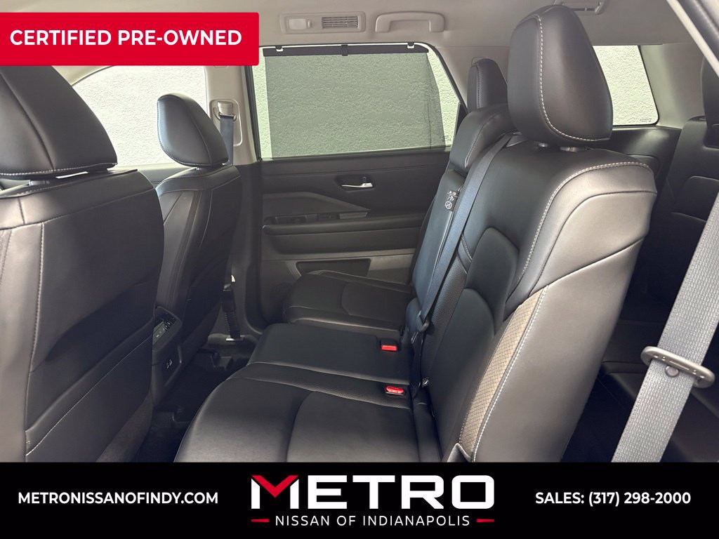 Used 2023 Nissan Pathfinder SL AWD/4WD image 19