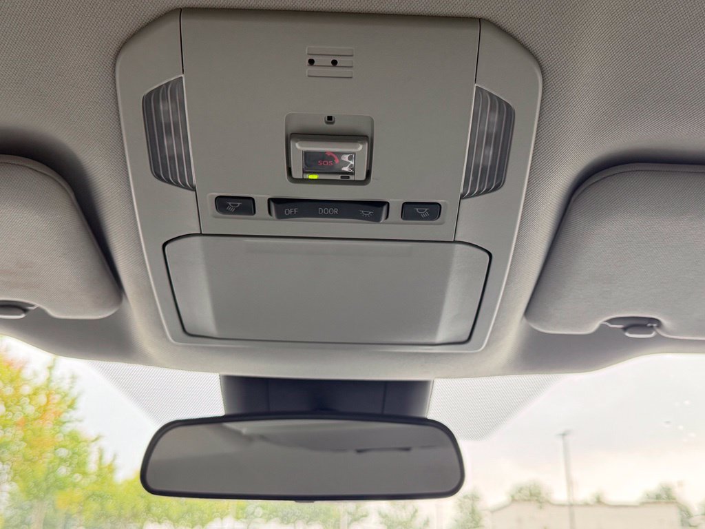 Used 2021 Toyota Highlander L FWD image 16