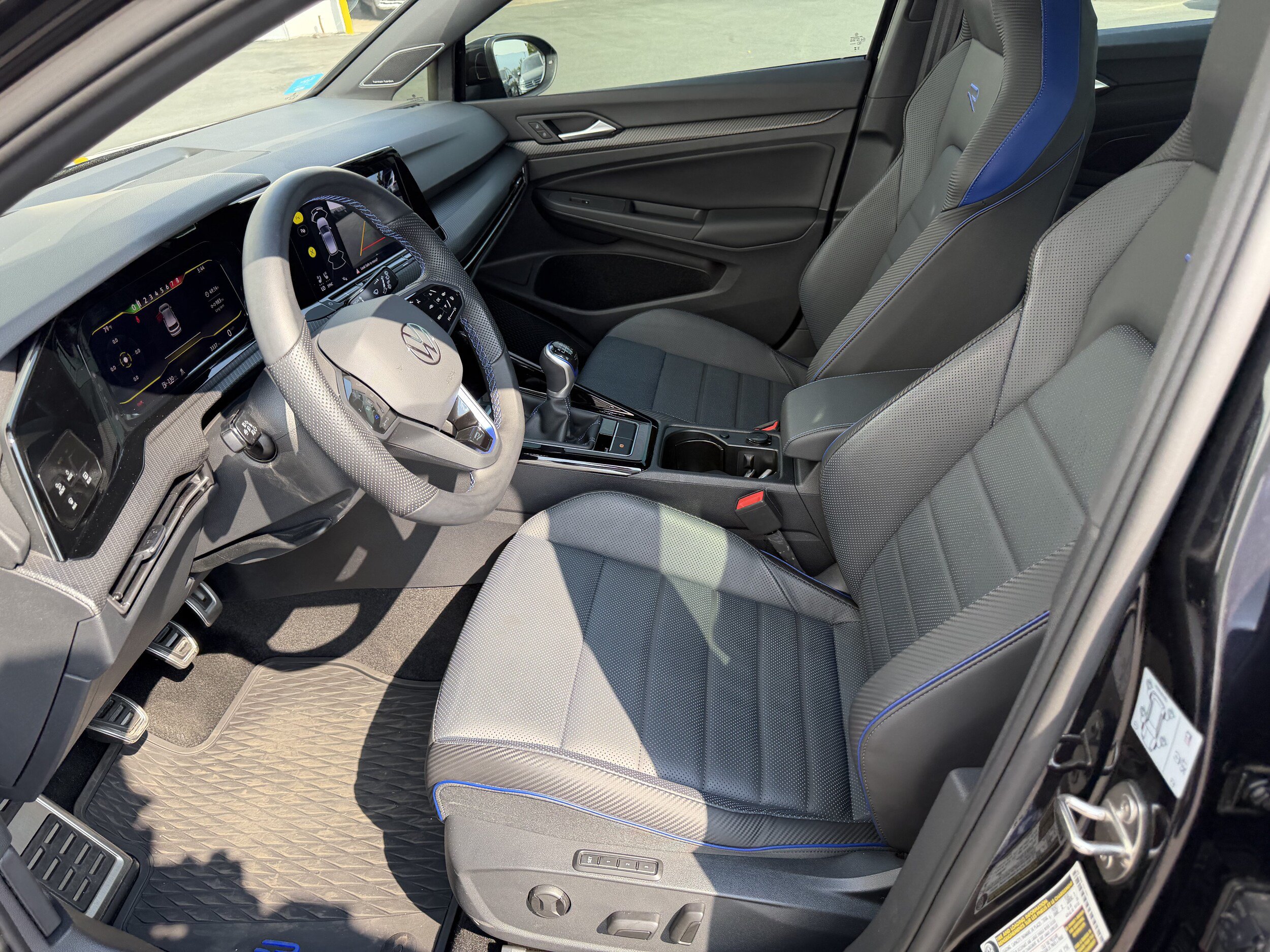 Used 2024 Volkswagen Golf R AWD/4WD image 11