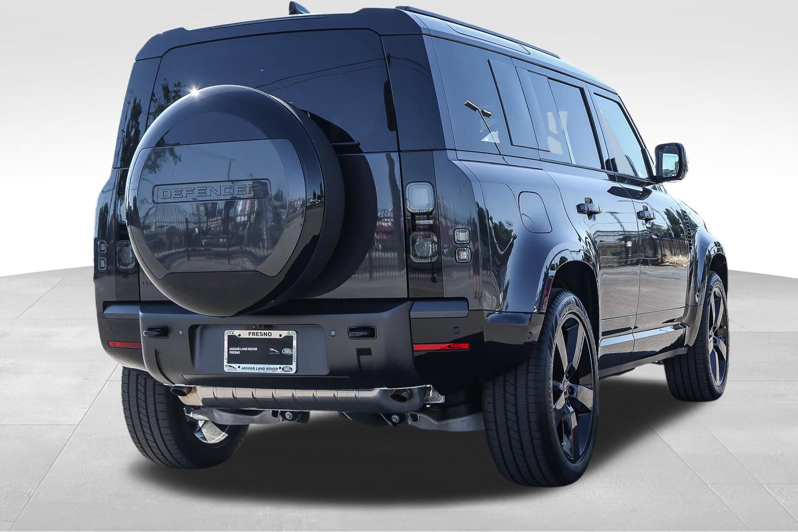 New 2026 Land Rover Defender 110 X-Dynamic SE AWD/4WD image 5