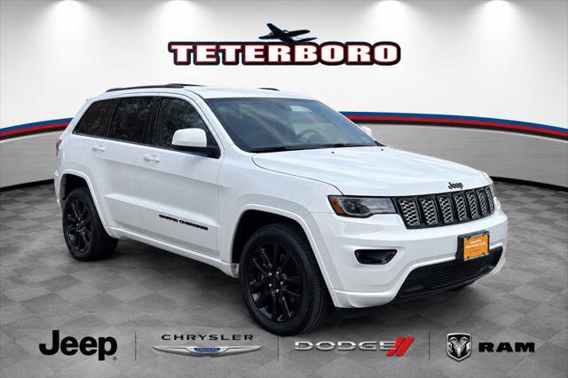 Certified 2022 Jeep Grand Cherokee Laredo X AWD/4WD image 1