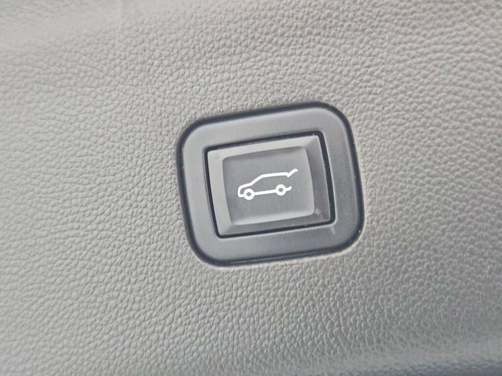 Used 2023 Buick Enclave Essence w/ Experience Buick Package image 21