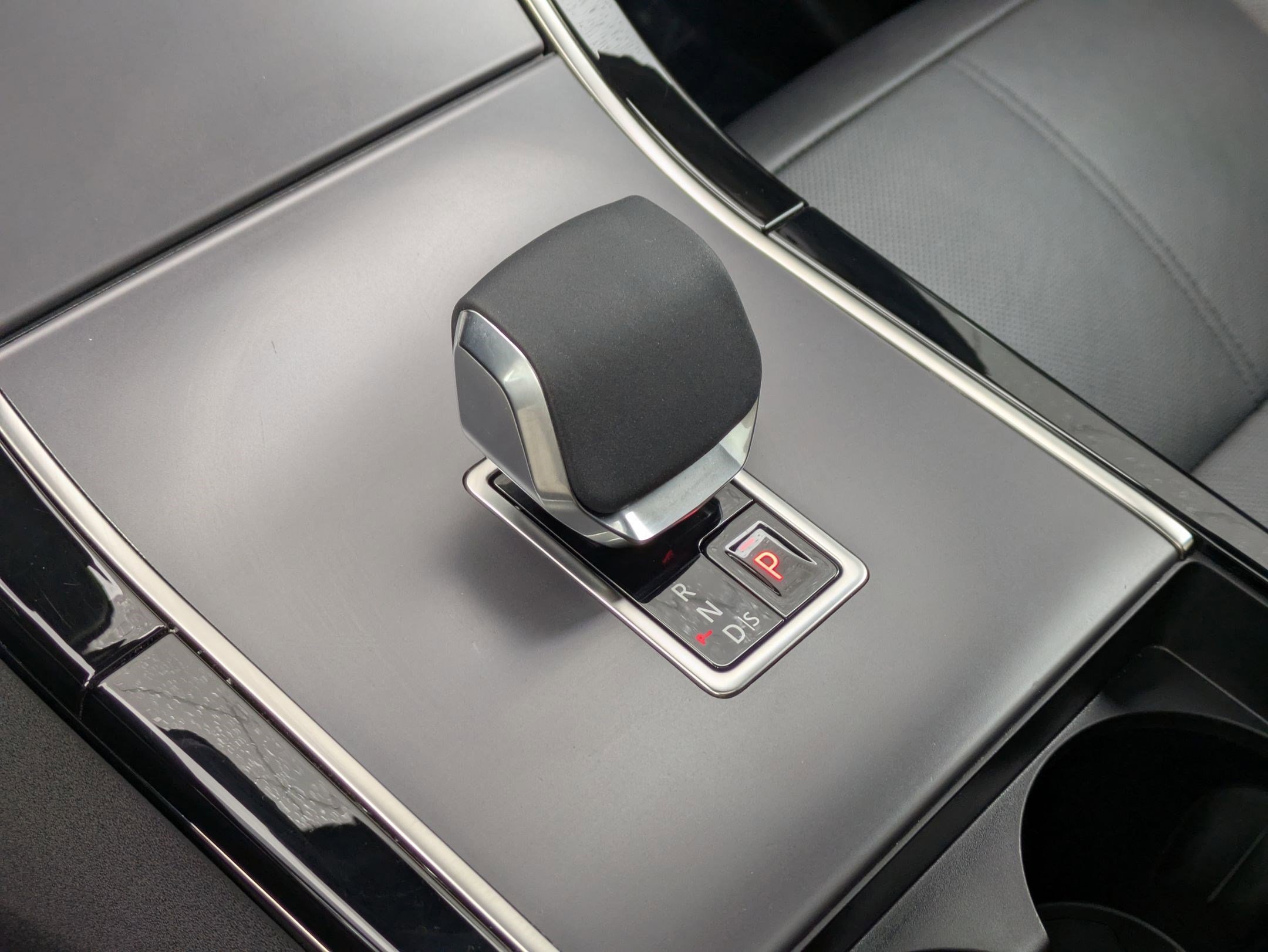 Certified 2025 Land Rover Range Rover Velar Dynamic SE image 22