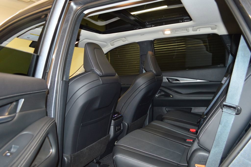 Certified 2026 INFINITI QX60 Luxe w/ Cargo Package AWD/4WD image 36