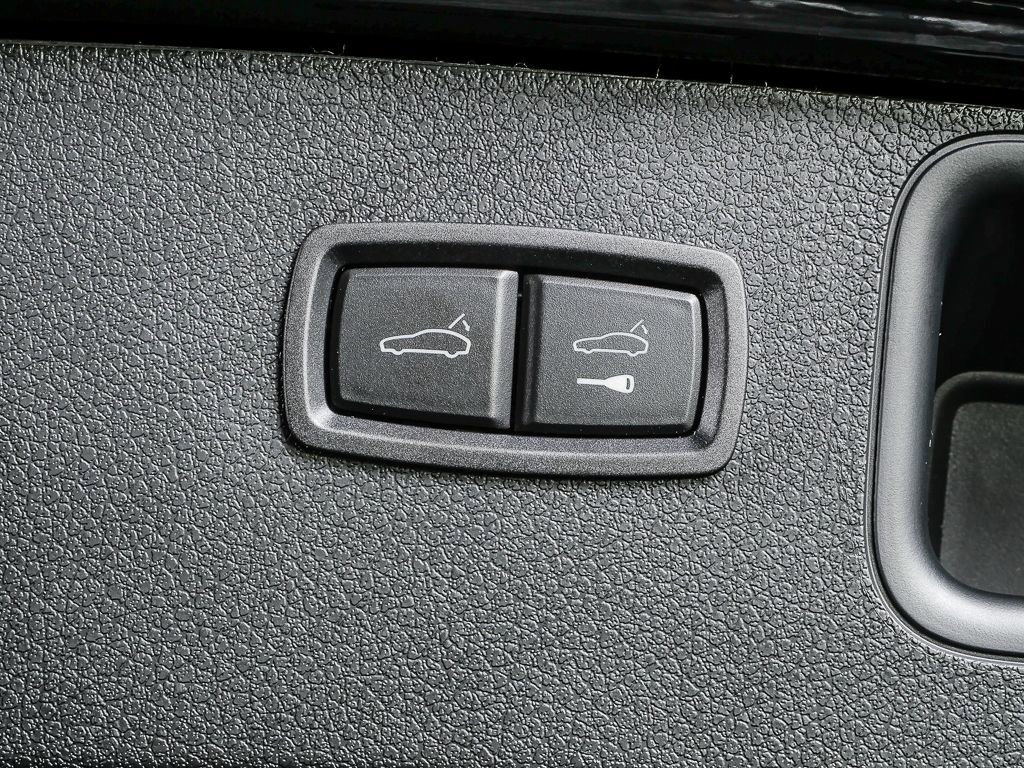 New 2026 Porsche Macan AWD/4WD image 35