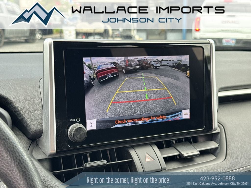 Used 2023 Toyota RAV4 XLE AWD/4WD image 25