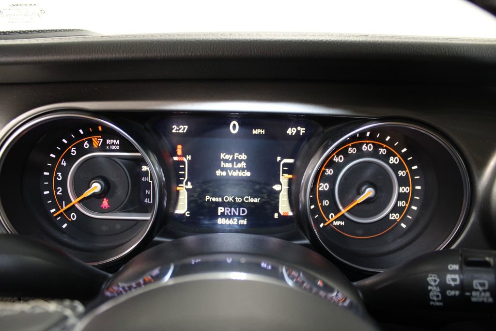 Used 2020 Jeep Wrangler Unlimited Sahara w/ LED Lighting Group image 32