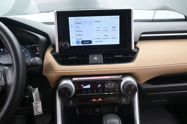 Used 2025 Toyota RAV4 LE AWD/4WD image 7