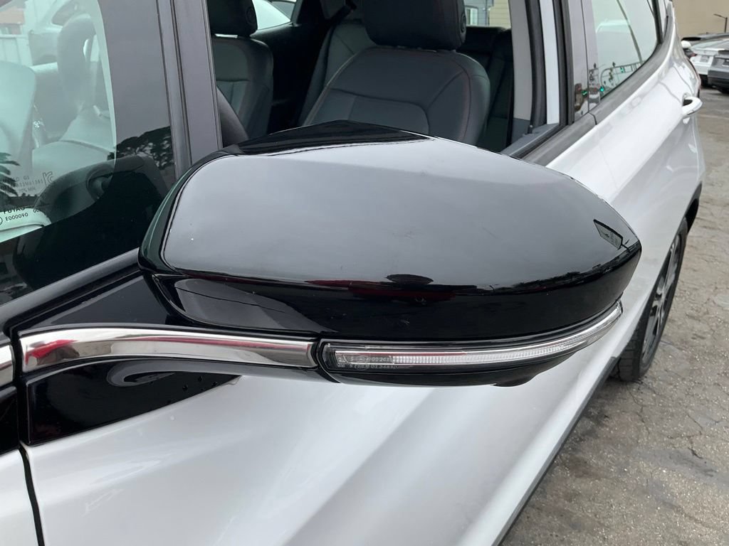 Used 2017 Chevrolet Bolt Premier FWD image 88