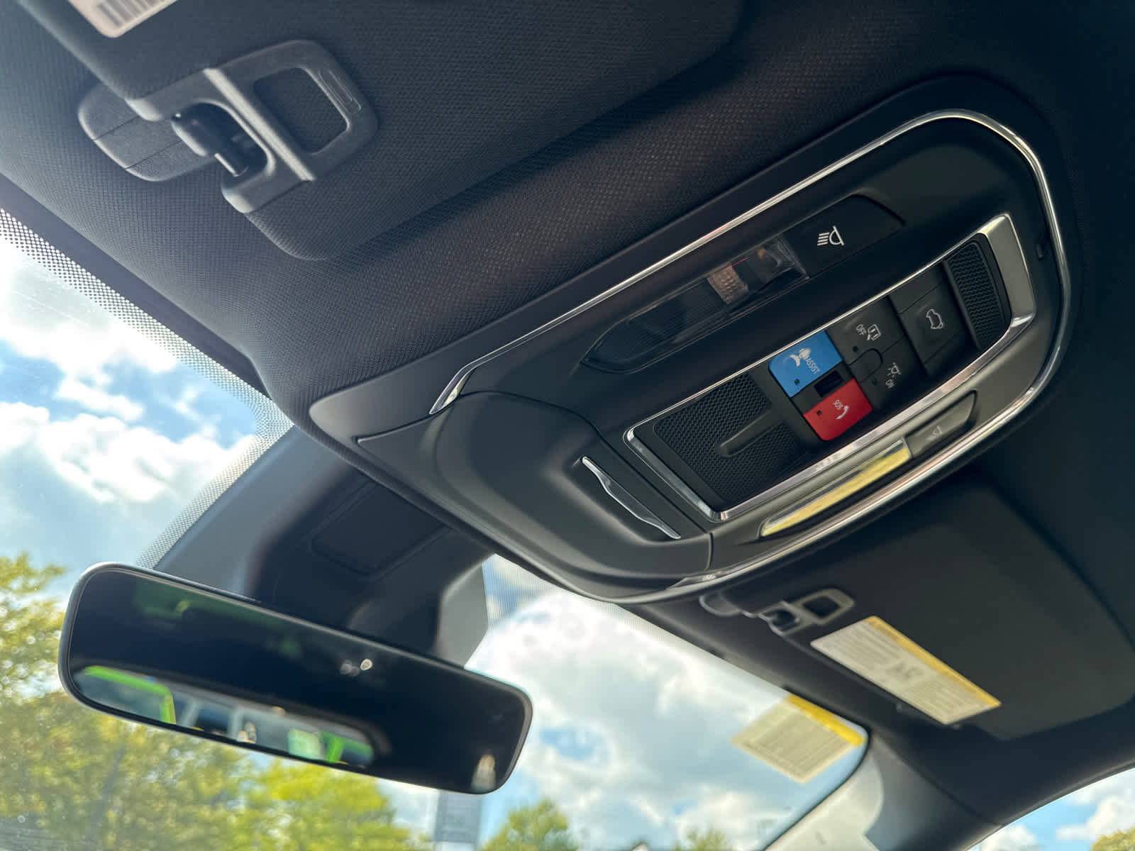 New 2025 Jeep Grand Cherokee Limited w/ Black Appearance Package image 28