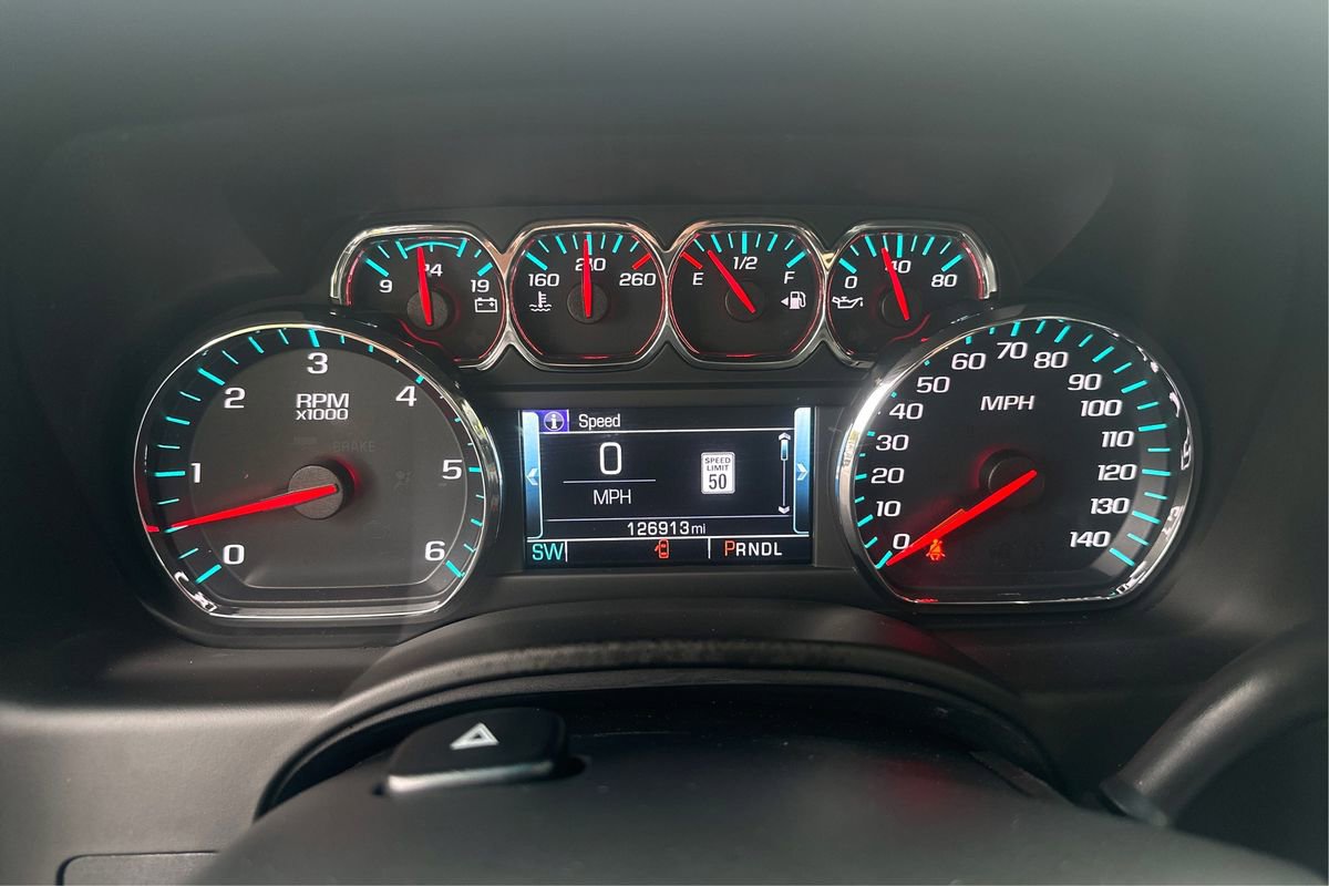 Used 2018 Chevrolet Suburban LT image 16