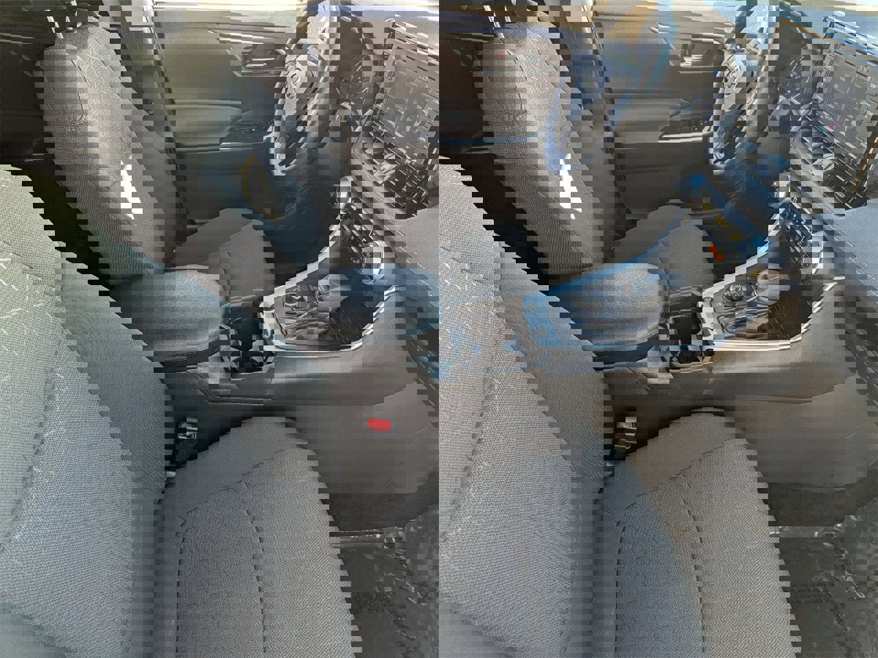 Used 2021 Toyota RAV4 XLE image 9