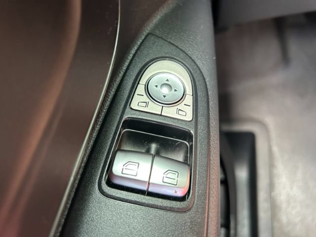 Used 2022 Mercedes-Benz Metris image 17