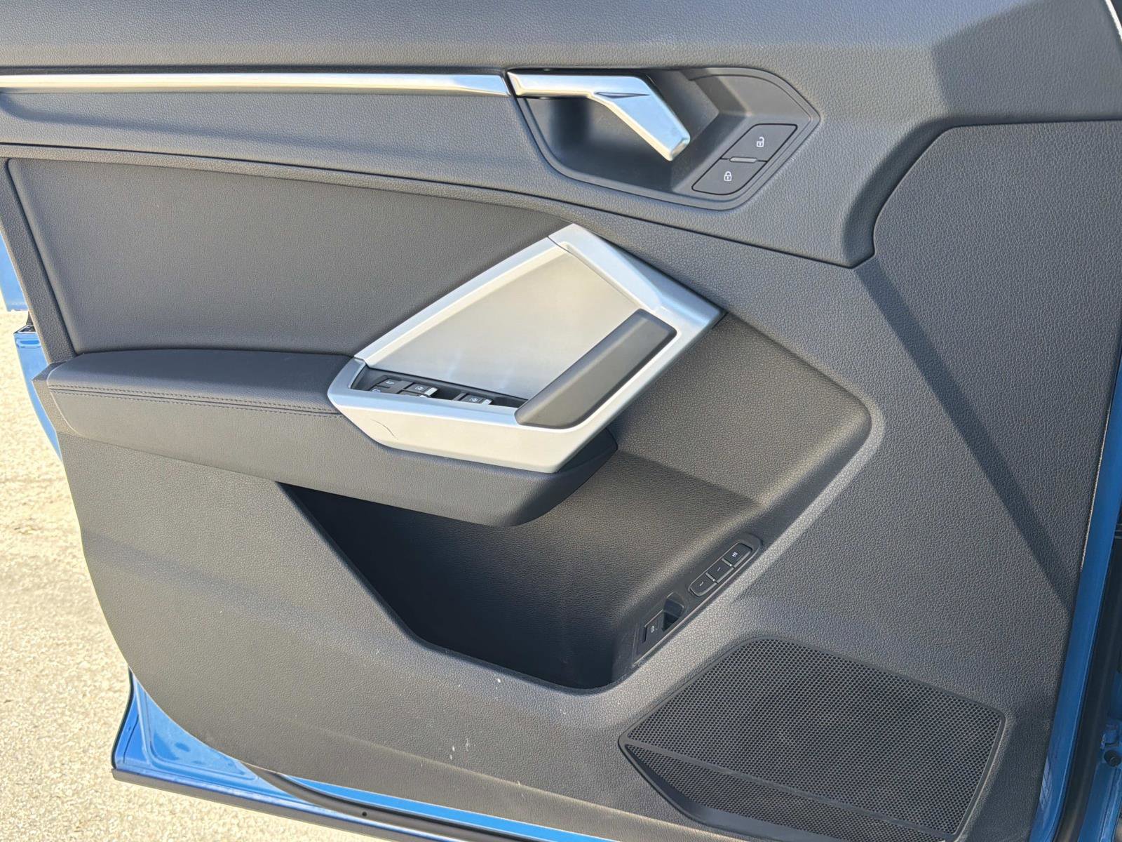 Used 2023 Audi Q3 2.0T Premium image 17