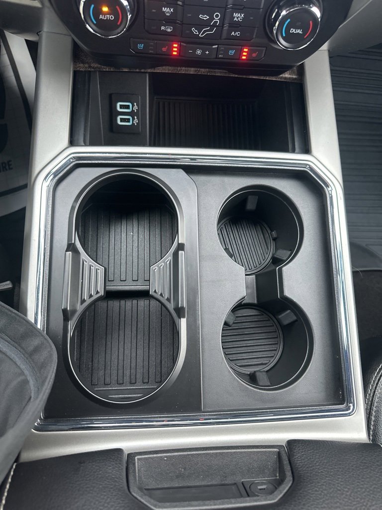 Used 2018 Ford F350 Lariat w/ Chrome Package image 29