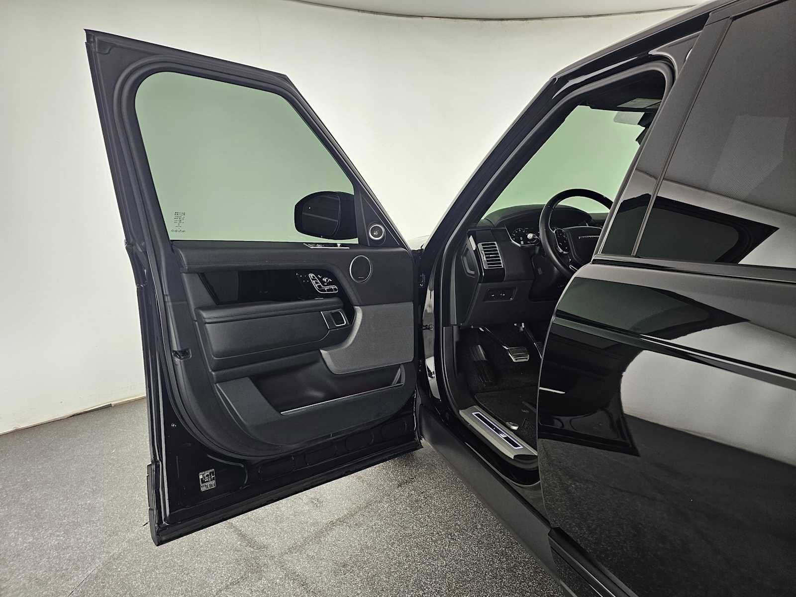 Used 2021 Land Rover Range Rover Long Wheelbase Autobiography image 20