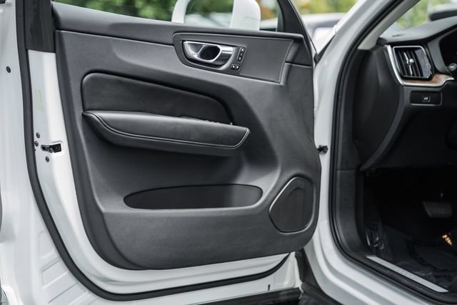 Certified 2023 Volvo XC60 B5 Plus w/ Climate Package AWD/4WD image 36
