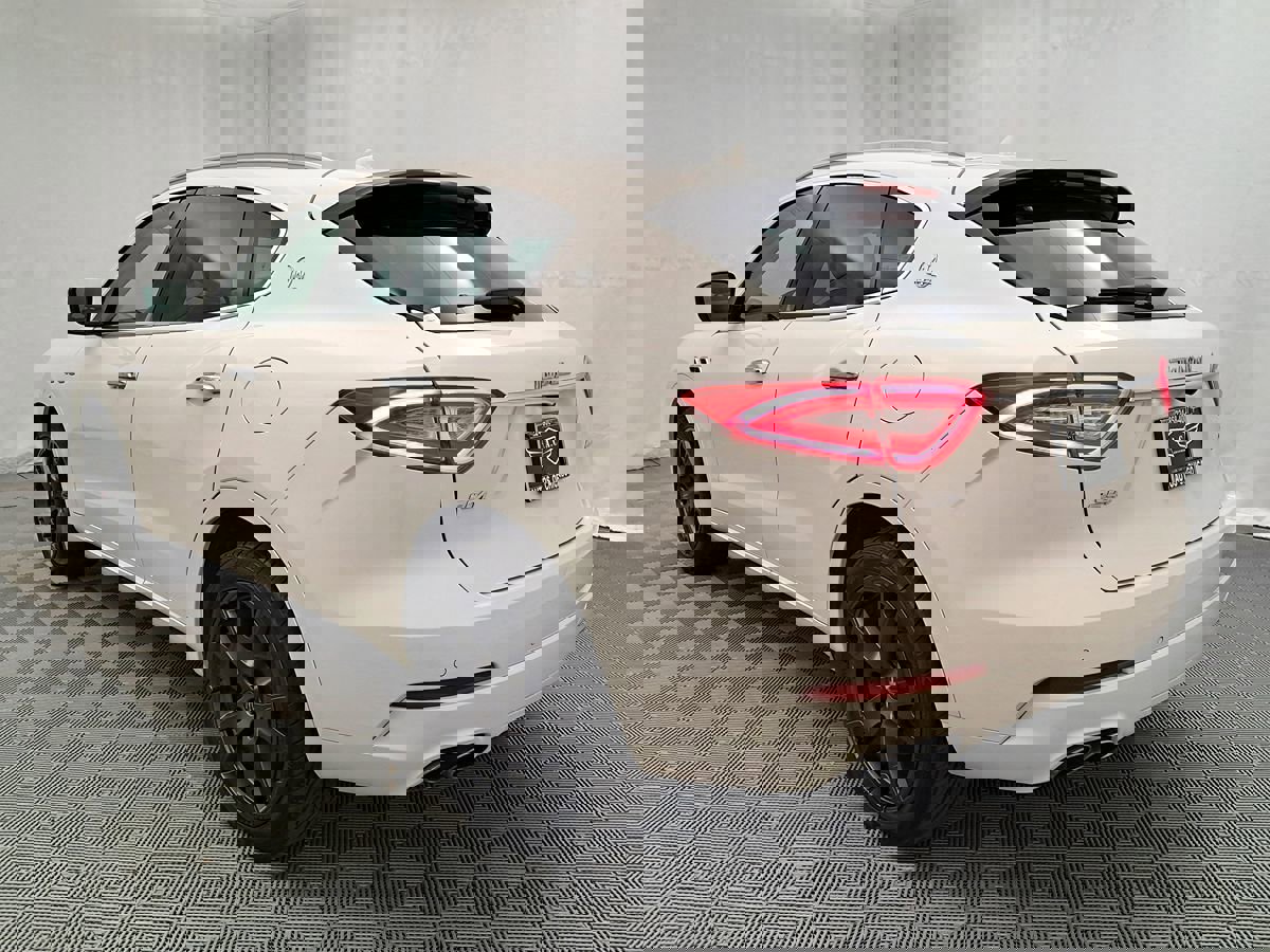 Used 2019 Maserati Levante S image 4