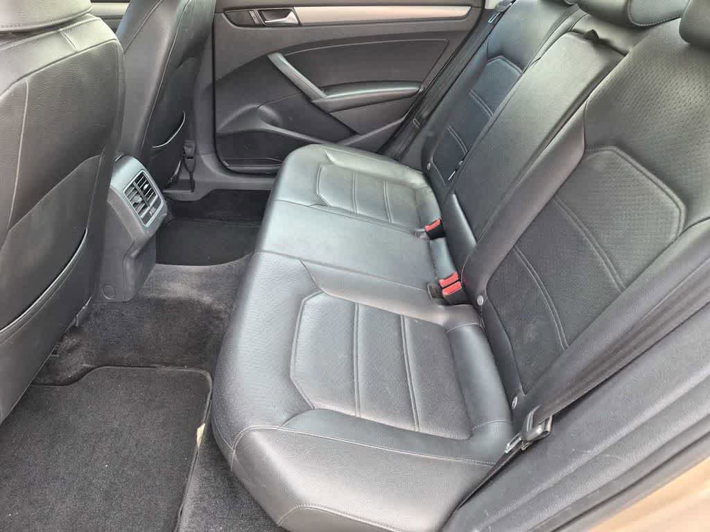 Used 2015 Volkswagen Passat TDI SE FWD image 21