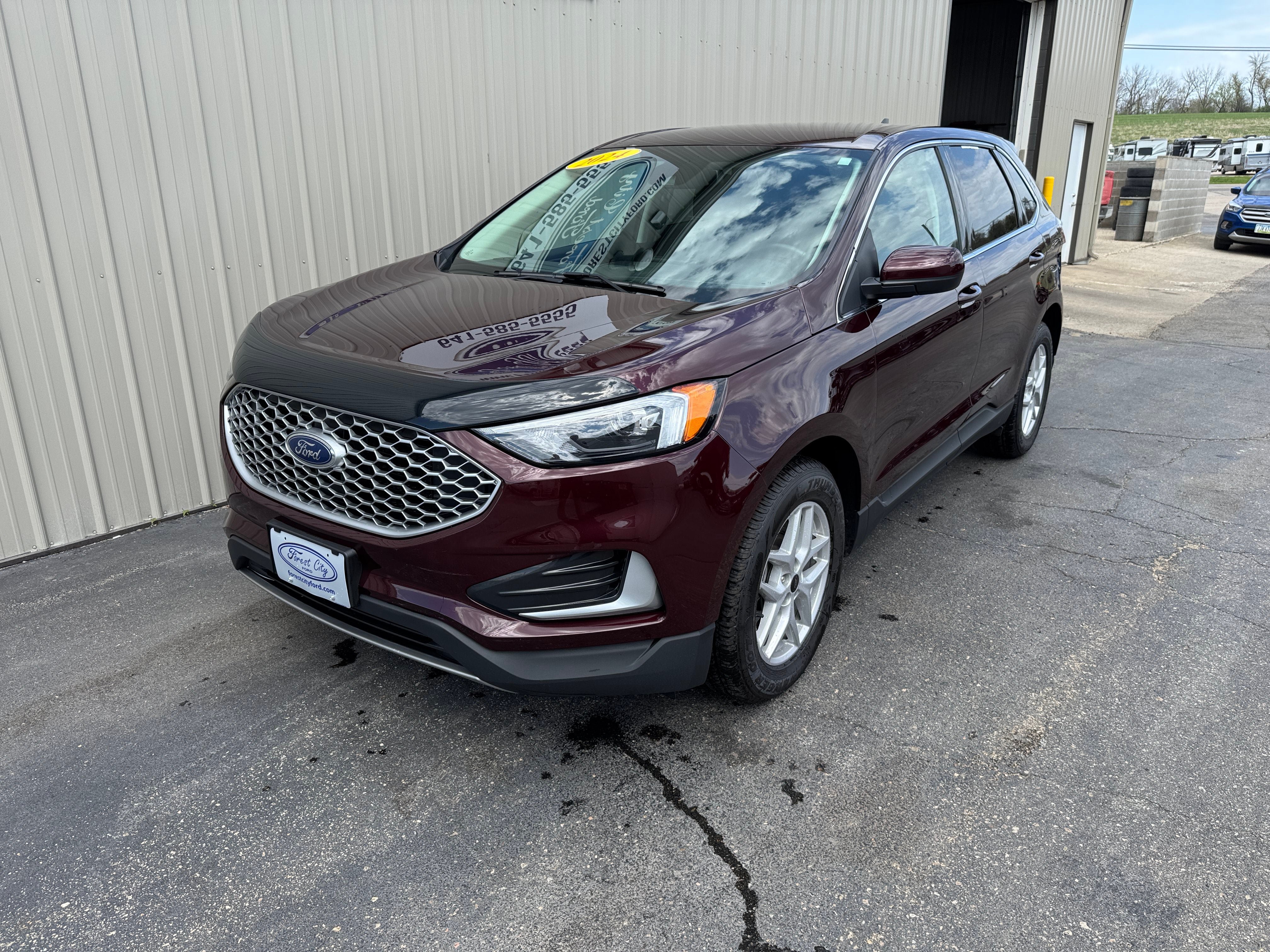Used 2024 Ford Edge SEL AWD/4WD image 2