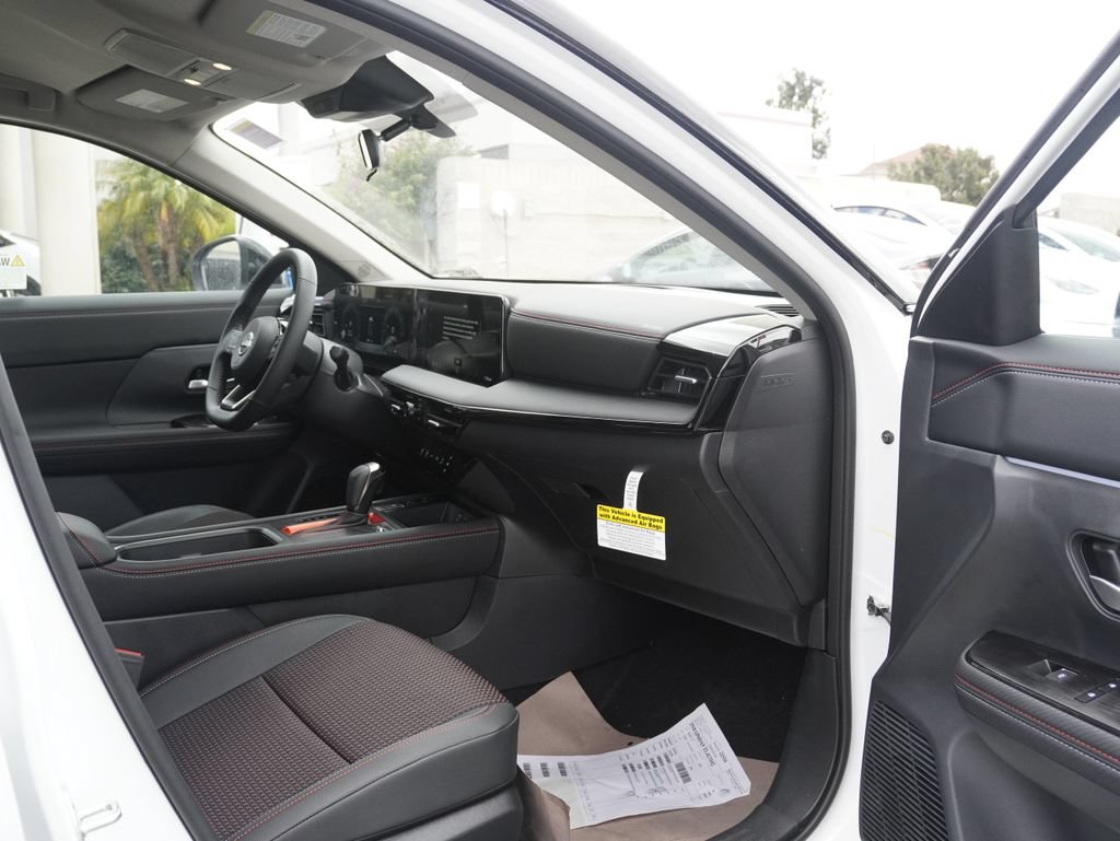 New 2026 Nissan Kicks SR FWD image 25