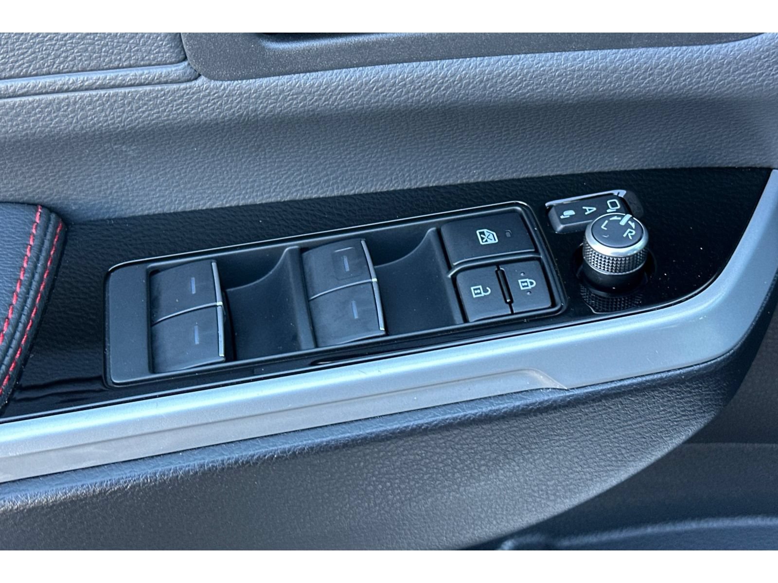Certified 2025 Toyota Sienna XSE w/ XSE Premium Package AWD/4WD image 12