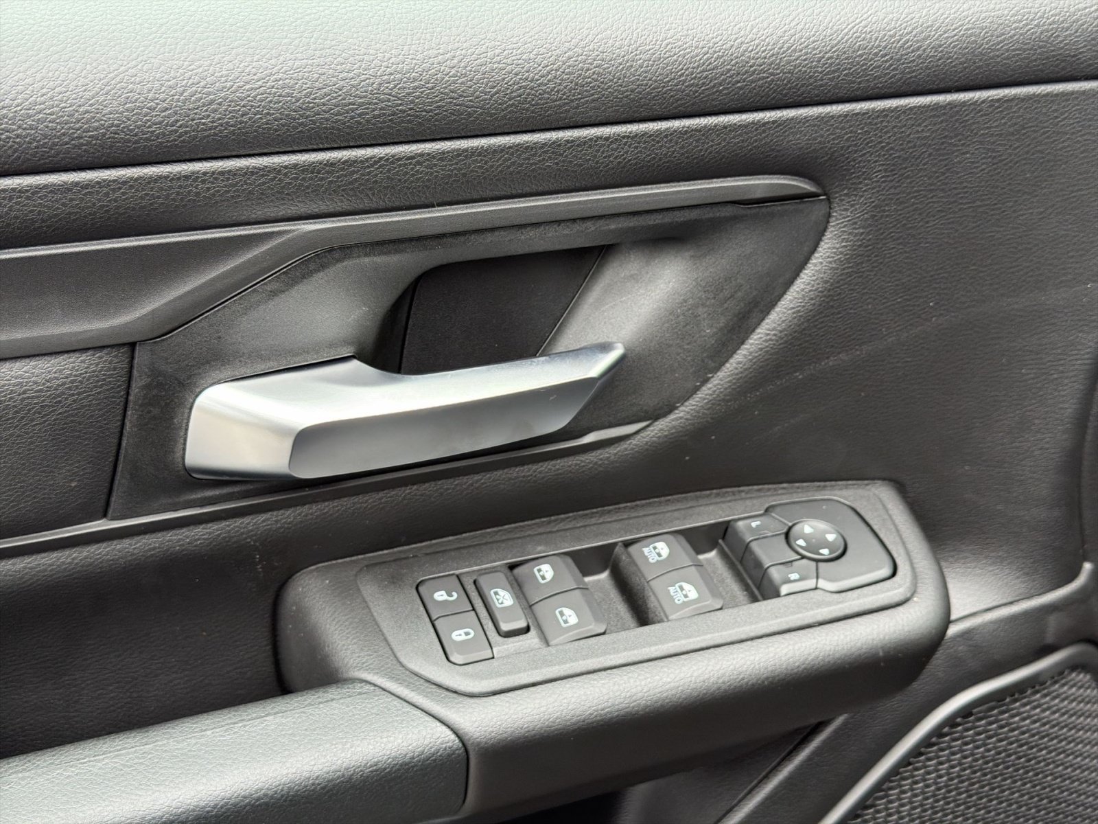 New 2026 RAM 1500 Express AWD/4WD image 15