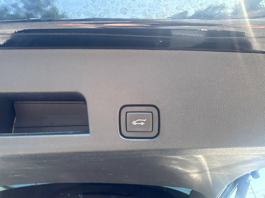 Used 2024 Chevrolet Traverse RS w/ LPO, Floor Liner Package AWD/4WD image 20