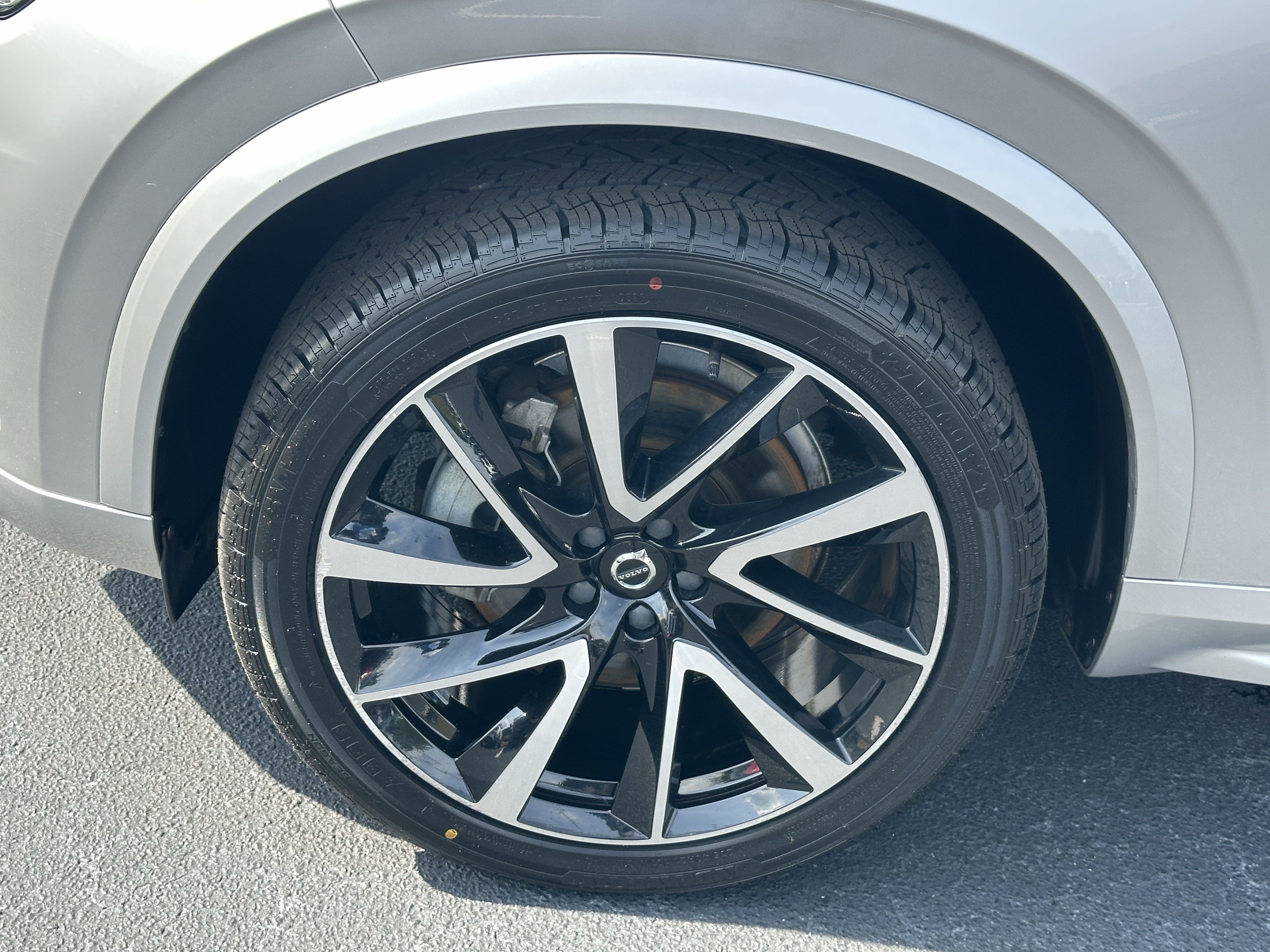 Used 2020 Volvo XC90 T6 Momentum AWD/4WD image 11